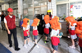 新北校園防災教育零距離 頂埔國小舉辦「在地化複合型防災示範」演練