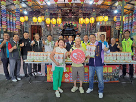 響應新北市好日子愛心大平台  三重力行聖賢宮、汐止王母救世宮攜手捐贈普渡供品 助弱勢