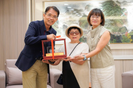 「一輛車  兩份愛」  莊家捐贈復康巴士 圓父遺願 延續親情善念