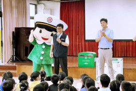 竹郵攜手南隘國小　教師節明信片書寫活動表達對老師的敬意與祝福