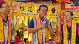 劉和然參拜永和「秀朗聖安宮」贈匾 感謝地方善行不輟 祈求市政順利