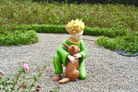 東海大學誕生小王子玫瑰花園  校友黃騰輝2萬玫瑰獻禮母校