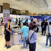 新光三越高雄左營店動漫快閃店破5千人次 《原神》《崩壞》周邊秒殺