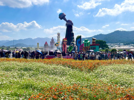 鳳凰颱風過後人潮爆發！台中國際花毯節突破百萬參觀人次   農特產品銷售飆破1500萬元