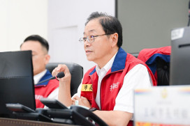 張善政主持「鳳凰颱風整備會議」　責成各局處謹慎因應