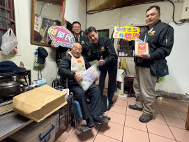 彰化榮服處入冬送暖 訪視榮民眷關懷送物資