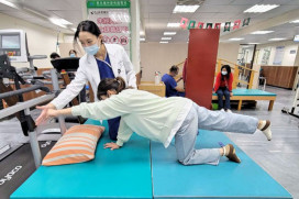 桃竹苗分署支援青年就業計畫助一臂之力　待業女大生成為物理治療師