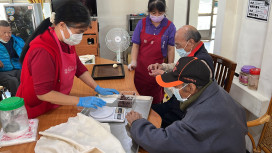 彰化榮家攜手長榮樂齡手作麵包 陪伴長輩享幸福滋味 