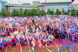 桃市元旦升旗典禮拋勝利彩帶 張善政：共同為中華民國打拚