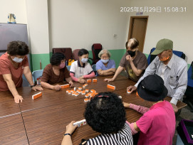 高醫岡山醫院樂齡桌遊奪英國白金獎  融合長照專業榮登國際舞台