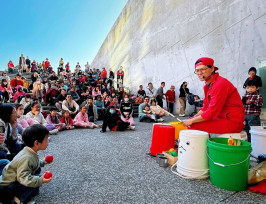 用腳步走進史前故事！十三行春節限定「春馬奔騰十三響」踢踏笑聲一路響！