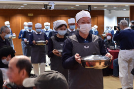 臺中慈濟舉辦13場冬令發放  1367戶照顧戶溫馨圍爐