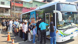 春節服務不打烊！淡水、九份等熱門旅遊區公車總運量逾12萬人次！