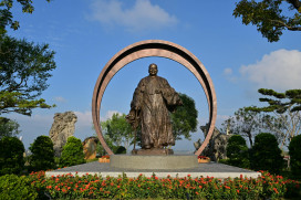 星雲大師圓寂三周年　佛光山紀念公園揭碑立像傳承人間佛教