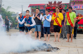 大園貴文宮遶境祈福　蘇俊賓：延續內海百年信仰 再度赤腳過火迎新春