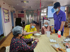 彰榮日照住民化身點心大師 創意鮮果鬆餅美味健康滿分