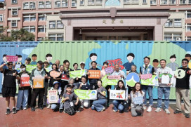 臺南市長黃偉哲帶頭響應 臺南舊鞋救命傳遞跨國溫暖