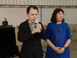樂齡成果展溫暖登場 視障鋼琴家許哲誠攜手學員共奏樂音