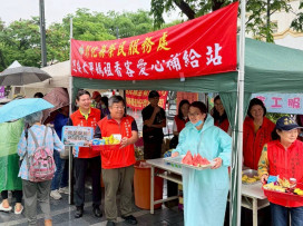 「像回到家一樣」榮民伯道盡彰化榮服處大甲媽祖愛心補給站暖心