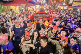 農曆3月迎媽祖掀熱潮！大甲媽4/17晚起駕 盧秀燕赴鎮瀾宮扶轎送駕 祈願台灣平安風調雨順