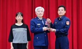 枋警所長藍清輝愛心接力助弱勢  獲警政署績優肯定