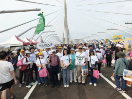 淡江大橋舉辦「橋見未來」暖身活動　上萬市民登橋開啟交通新里程碑