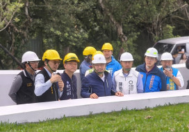 新北市府團隊視察新店五城公墓　侯友宜：精進清明祭祀服務、推動環保葬區多點化