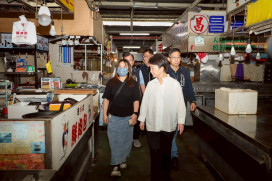 中市環保局加強清疏整頓環境衛生 盧秀燕親赴視察及慰勞第一線同仁　