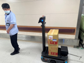 重物搬運交給機器人！醫院導入PUDO T300　勤務人力省一半