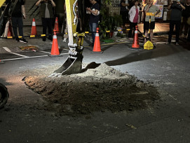 同慶路道路下陷迅速搶修完成   水利局慰問傷者並啟動污水管檢查