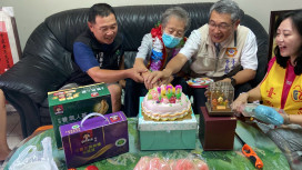臺南榮服處溫馨慶生百歲榮民樊士良爺爺紀壽 