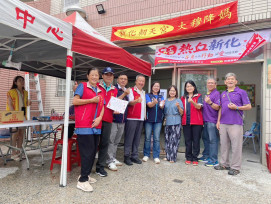 風雨澆不熄熱血 新化救國團挽袖捐血