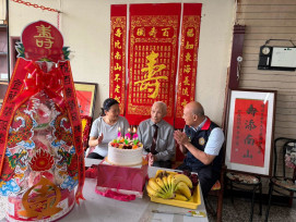 宜蘭榮服處歡欣齊祝百歲榮民陳波生紀壽 