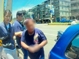 貸款還沒下來先噴10萬！收水手現身秒前鎮遭警包圍逮捕