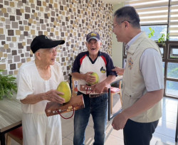 苗栗榮服處溫馨關懷榮家住民長輩賀佳節