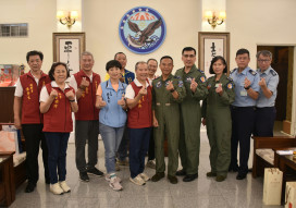 屏東金門同鄉會拜會空軍六聯隊 感謝國軍後送疏運辛勞