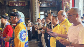武龍宮千人團拜祈福　1,307組供品化愛心送弱勢「永續普渡」再升級