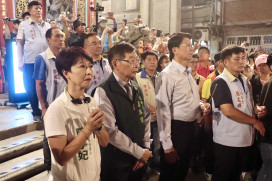 府城雙媽會熱鬧登場　陳亭妃、謝龍介同台分送媽祖勇包