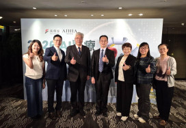成大醫院榮獲AI醫療領航獎！用科技守護尊嚴善終