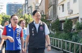 中壢龍慈路635巷啟動水利溝整建及道路拓寬　張善政：改善通行與排水環境