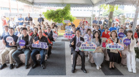 宏致電子30周年捐贈復康巴士　張善政：攜手企業提升身障交通服務量能