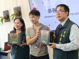 黃偉哲走訪哈本咖啡　青創貸款助在地品牌拓展國際市場