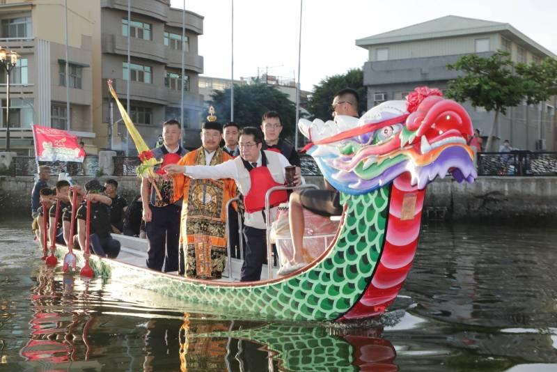 台南國際龍舟賽開幕精彩火舞映運河  台南市長黃偉哲邀端午觀賽美食美景享不完