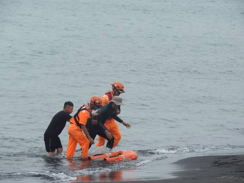 岸海快速機動救援機具集結 展現枋寮海域聯合搜救能力