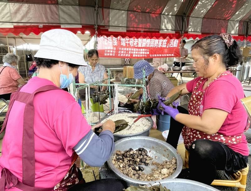 婦幼協會敬老扶幼分享愛心粽　關懷弱勢吃平安迎財運