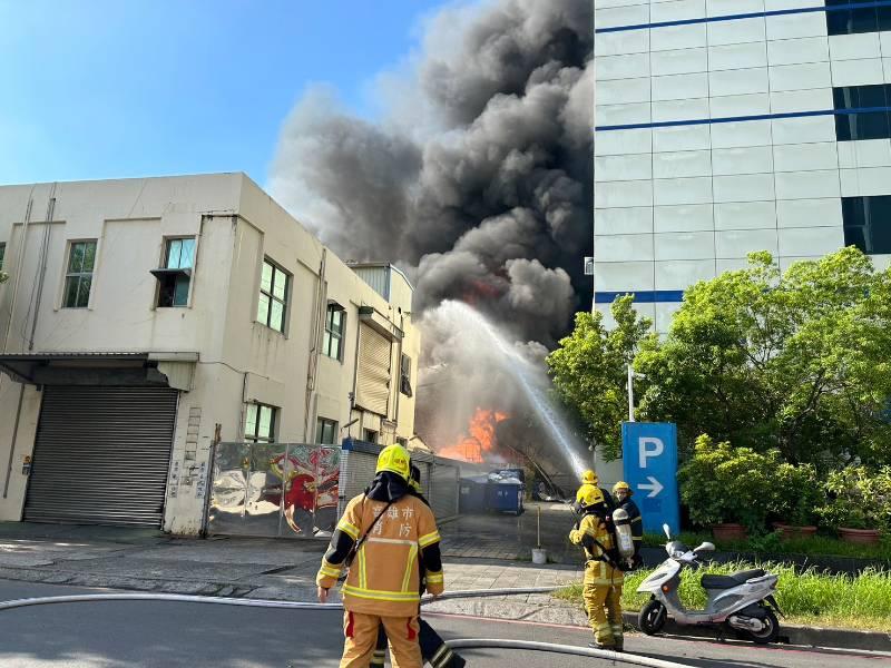 無人傷亡！高市消防搶救楠梓科技產業園區火勢迅速得宜