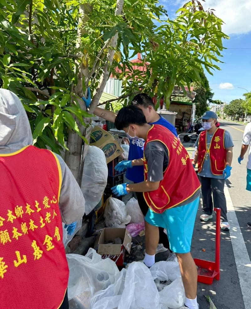 關懷在地孤老　北高學子到宅服務分享愛