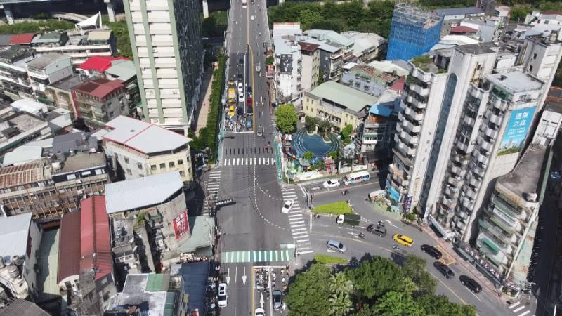 「偏心左轉車道」縮短尖峰塞車時間 有效提升行車安全  