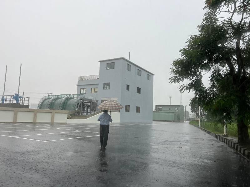 雨勢不穩  溫馨提醒反引網熱議  市府：基職責提醒市民外出安全