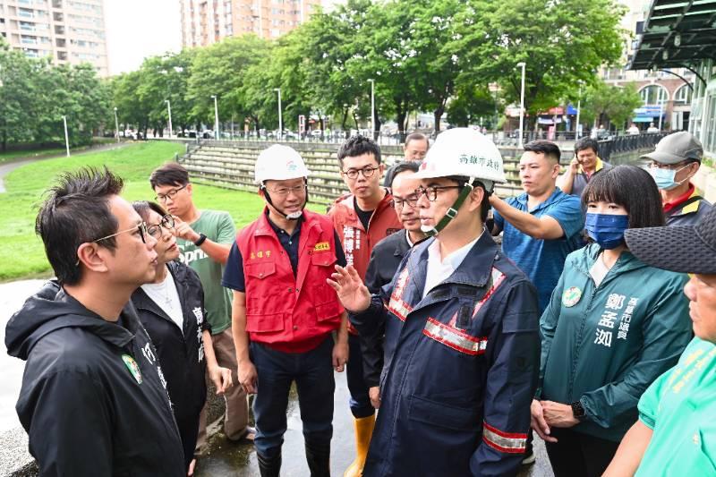 陳其邁視察鳳山地區滯洪池 里長肯定兩座滯洪池皆發揮明顯效果